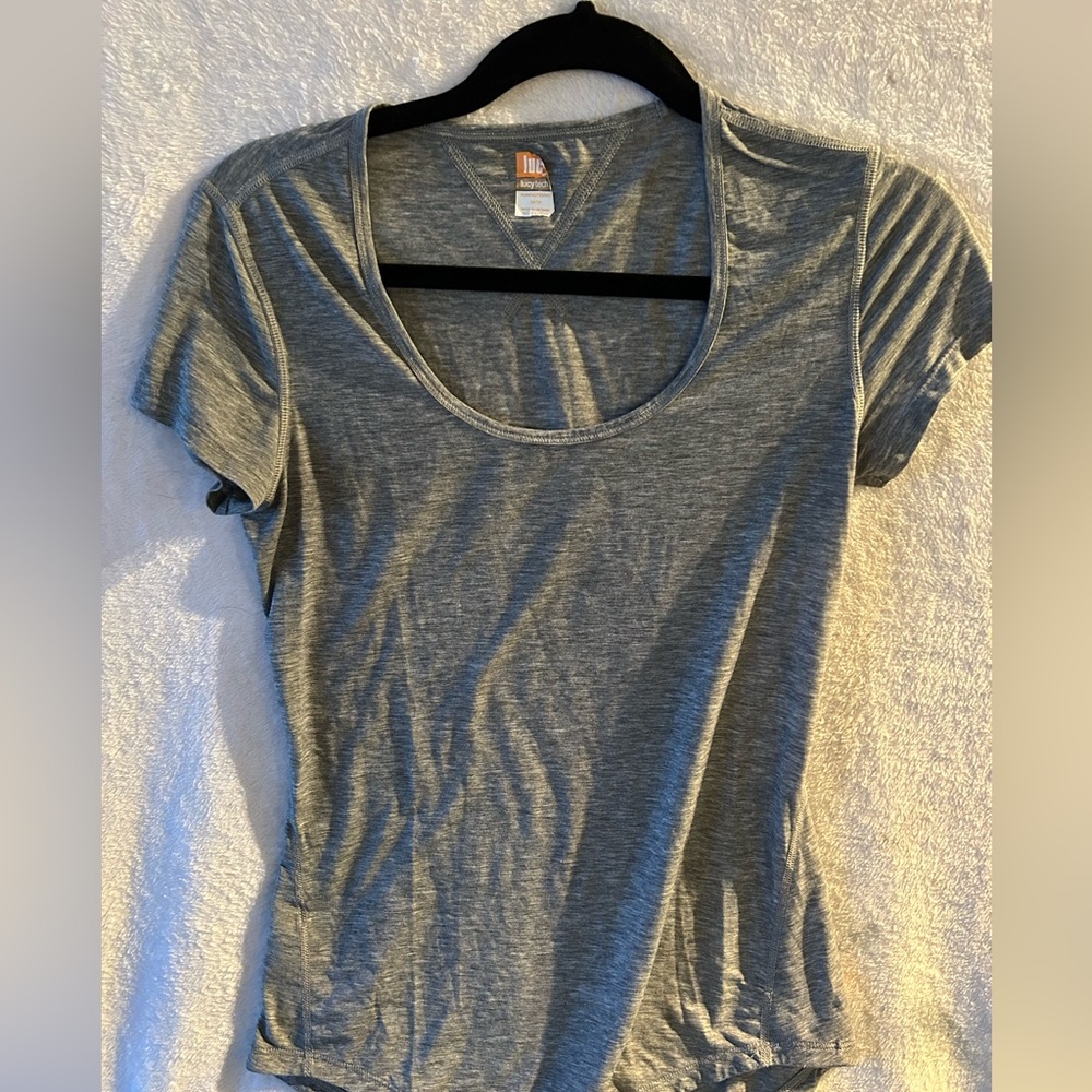 Lucy tech grey workout top